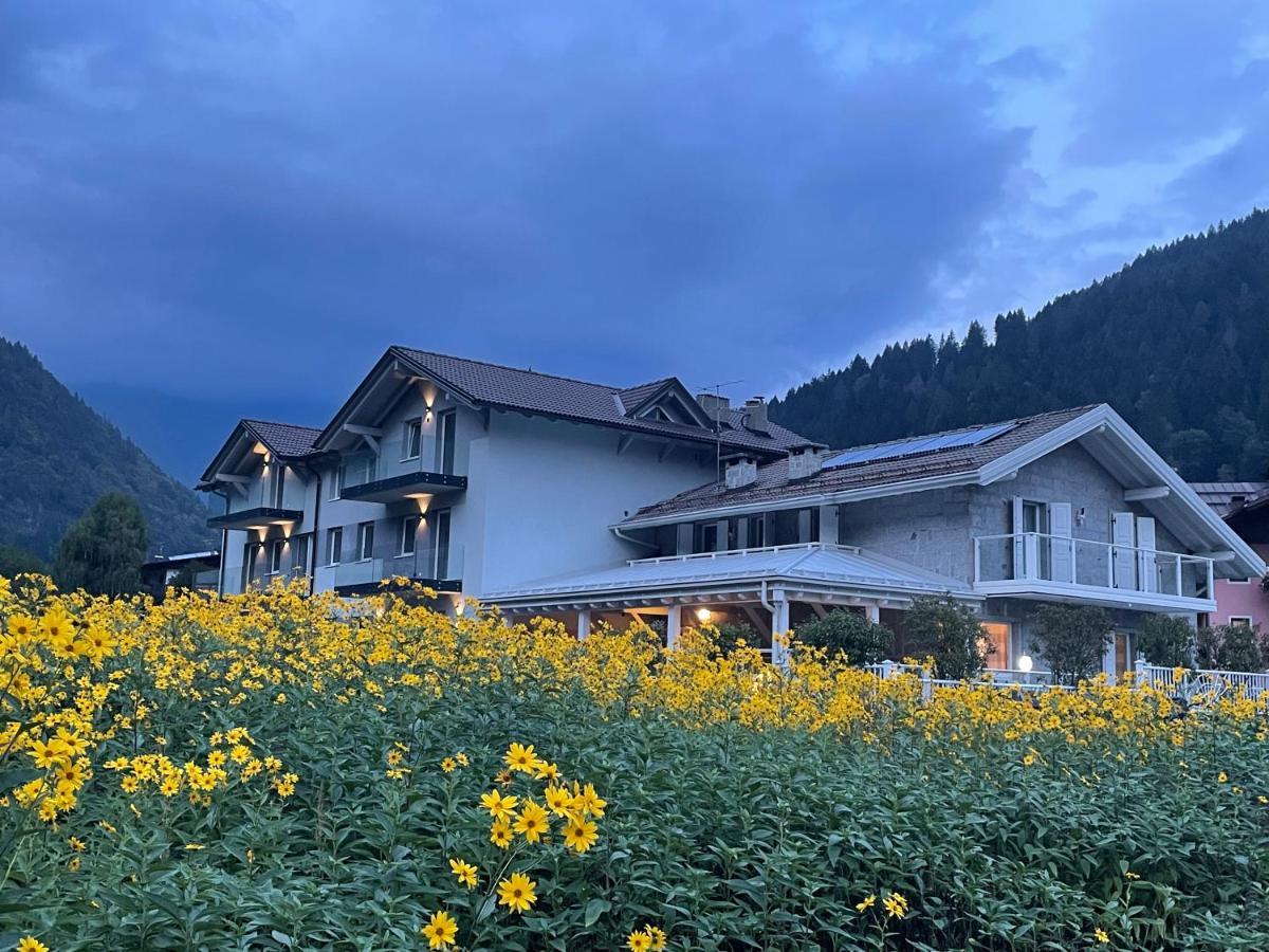 Rosensuite La Residenza Del Rosengarten Pinzolo Eksteriør billede