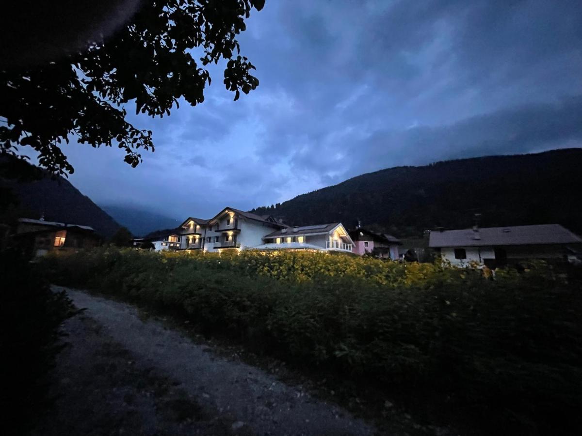Rosensuite La Residenza Del Rosengarten Pinzolo Eksteriør billede